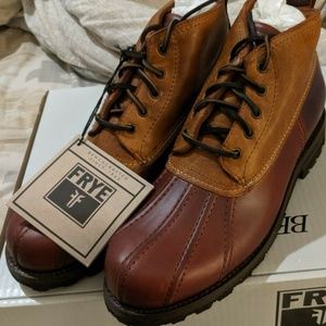 Frye Warren Low Duck Boots 9.5 Burgundy Shearling
